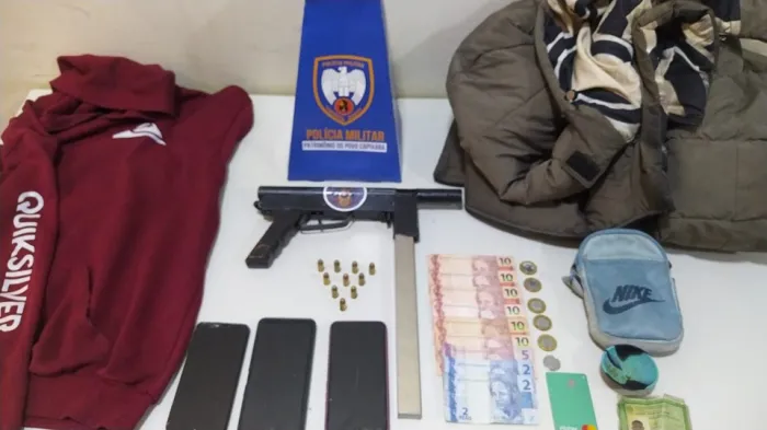 10º BPM APREENDE SUBMETRALHADORA EM GUARAPARI