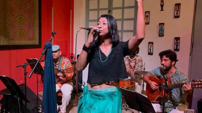 Cantora Ceiça Farias comanda Sabadinho Bom deste final de semana