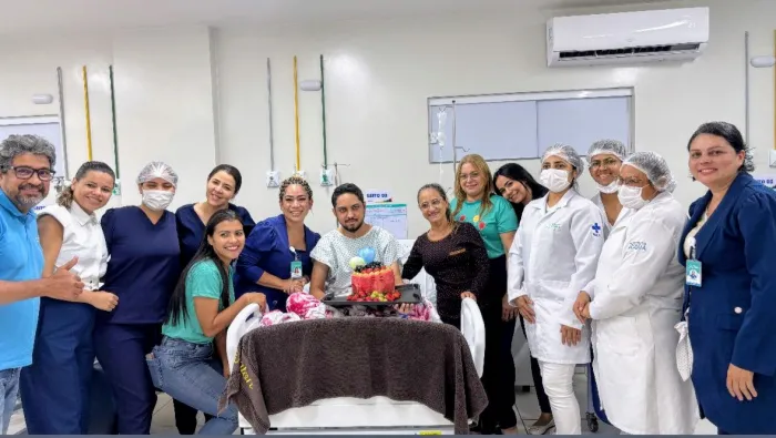 Paciente internado no Hospital Regional de Açailândia ganha festa de aniversário surpresa