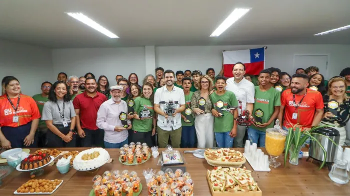 Educação da Paraíba recebe estudantes premiados no Torneio Juvenil de Robótica no Chile