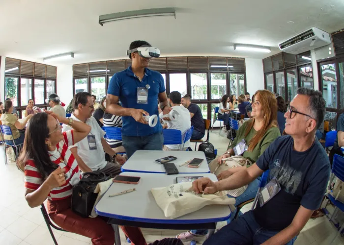 Educação da Paraíba inicia formação de professores para uso de óculos de realidade virtual nas escolas