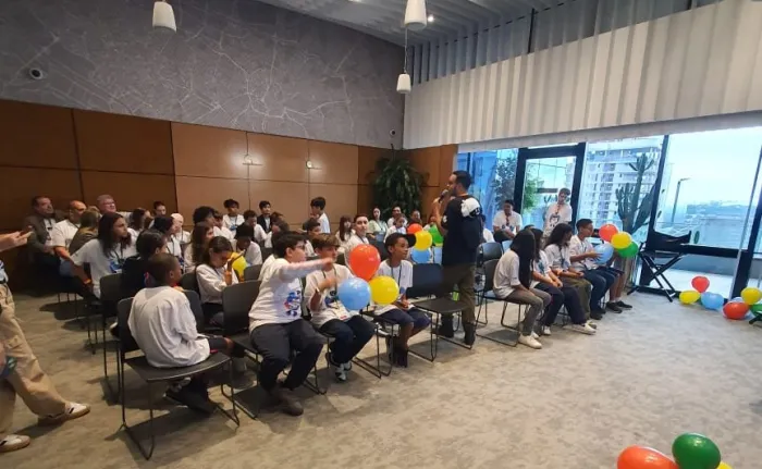 Alunos da Rede Municipal de Bertioga visitam sede do Google