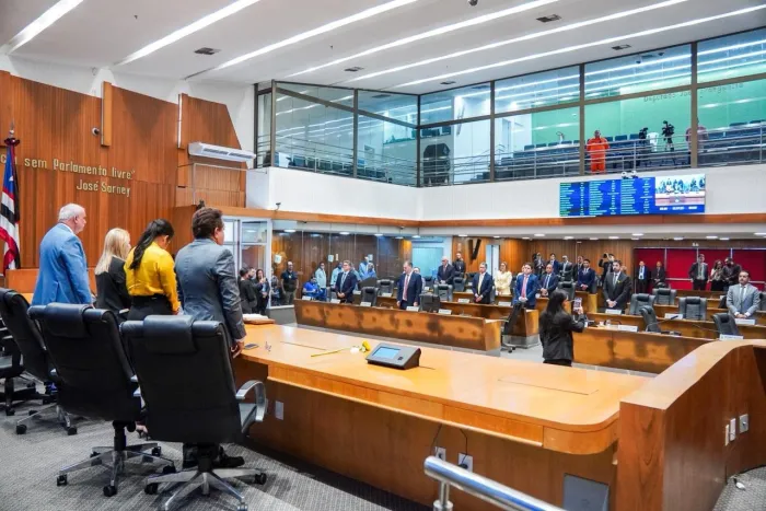 Deputados fizeram um minuto de silêncio em homenagem póstuma a José Arteiro