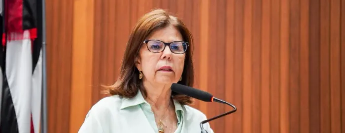 Deputada Dra. Helena Duailibe durante seu discurso na tribuna da Assembleia Legislativa, na sessão desta quarta-feira