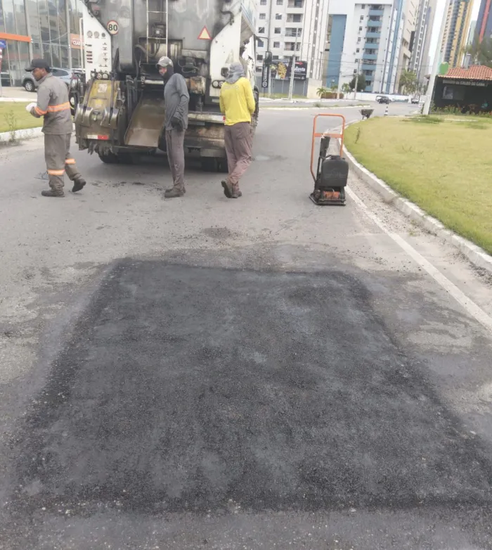 Seinfra executa serviços de manutenção em 40 bairros nesta quinta-feira