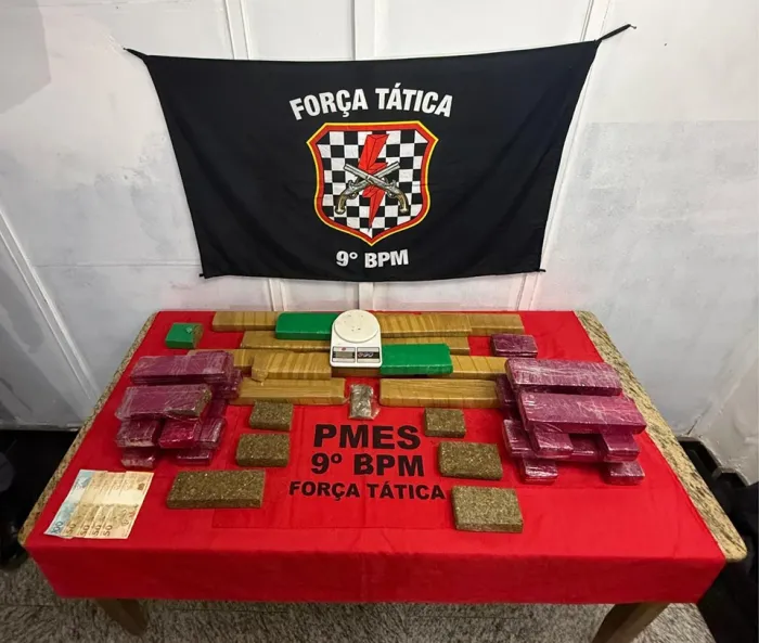 PMES apreende arma de fogo e prende suspeito com mais de 22 kg de drogas em Cachoeiro