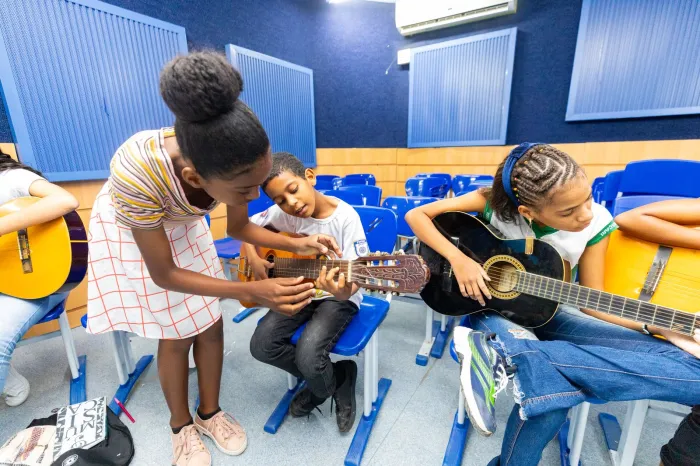 Oficina “Som que abraça” promove inclusão e acesso cultural para jovens