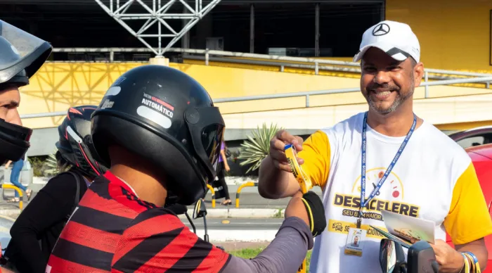 Saúde promove blitz educativa para incentivar condutas seguras no trânsito 