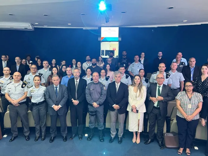 Comandante-geral ministra palestra sobre facções criminosas na Escola da Magistratura do ES