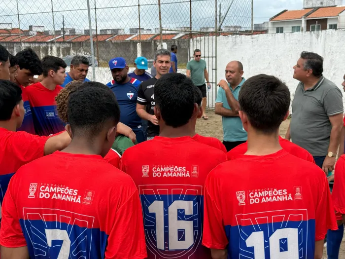 Fundação Campeões do Amanhã recebe visita de técnico multicampeão na base do Fortaleza