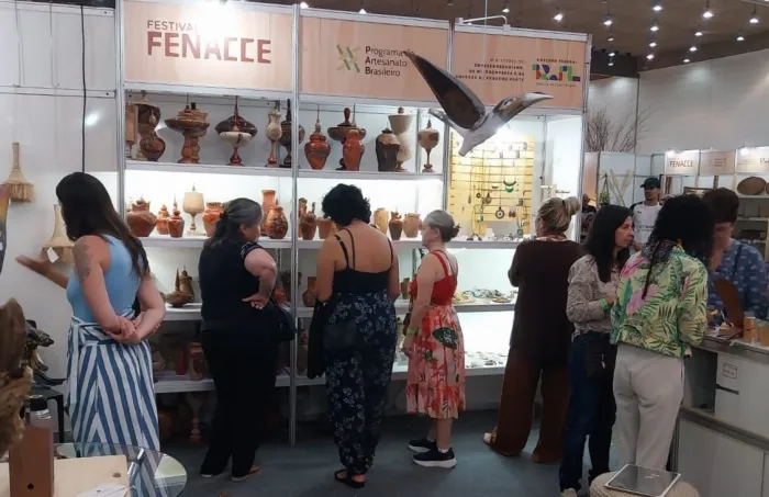 Artesãos de SC movimentam mais de R$ 89 mil em feira nacional