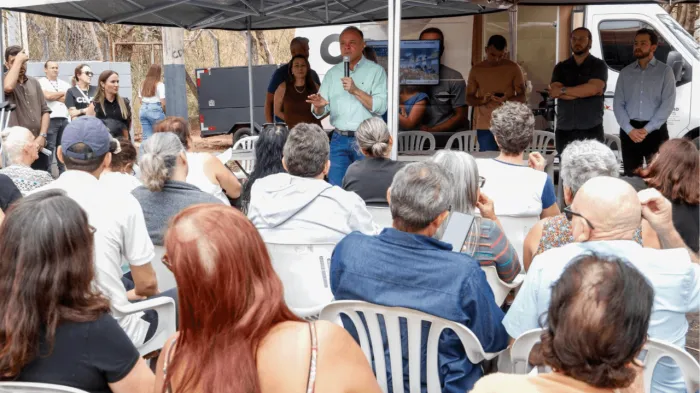 Moradores recebem matrículas de 416 apartamentos