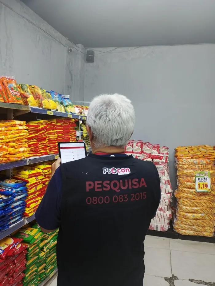 Diferença no preço do leite em pó ultrapassa os R$ 13 em pesquisa para alimentos da cesta básica