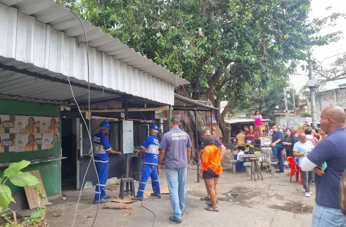 As construções ocupavam aproximadamente 220m² de área pública - Divulgação
