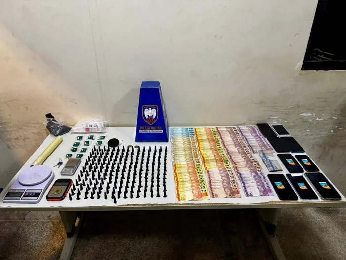 Polícia Militar realiza prisões, cumprimento de mandado e apreensão de drogas em Guarapari
