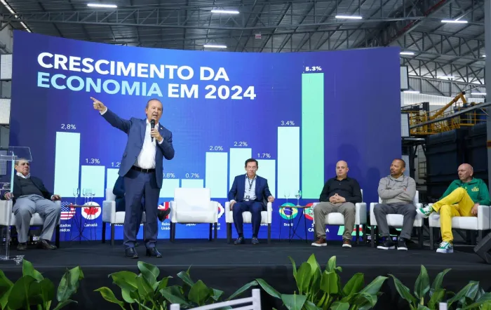 Jorginho Mello participa em Brusque de inauguração de nova fábrica de painéis para construção civil
