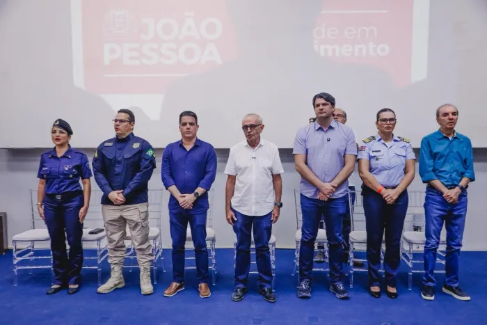Cícero Lucena nomeia 44 novos guardas civis e anuncia convocação de mais 56 servidores