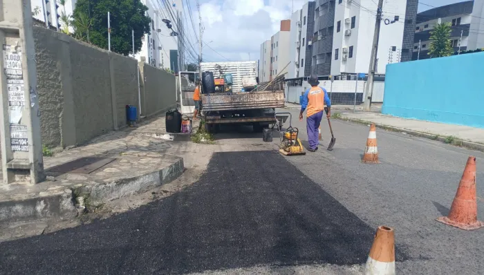 Prefeitura de João Pessoa realiza serviços da Operação Tapa-Buraco em 42 bairros nesta quinta-feira