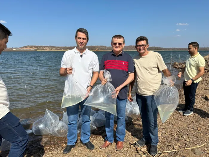 Semarh realiza ação de peixamento no Sul do Piauí e fortalece pesca artesanal e segurança alimentar