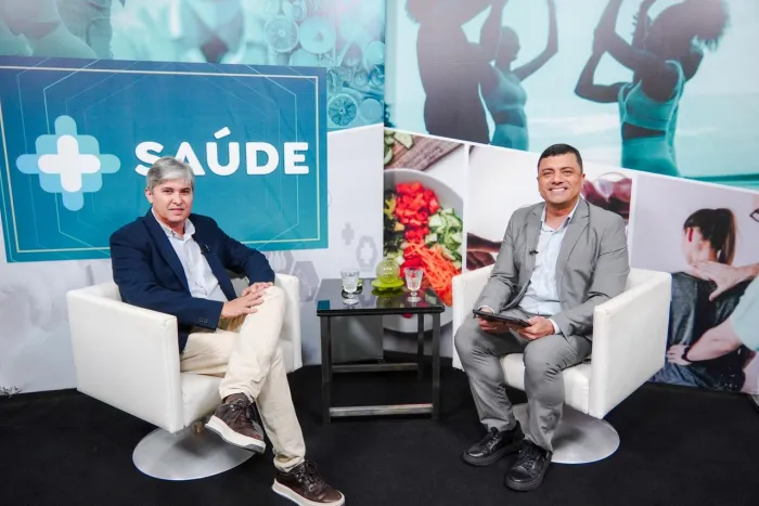 Jornalista Ismael Gama entrevista Edilson Medeiros, diretor-geral do Hospital Dr. Carlos Macieira, no 'Mais Saúde'