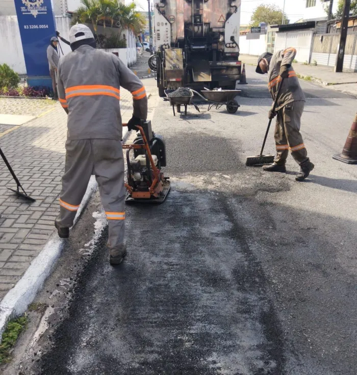 Operação Tapa-buraco da Seinfra vai atuar em 41 bairros nesta terça-feira