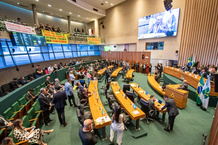 Vigilantes demitidos e falta de atendimento na rede preocupam distritais