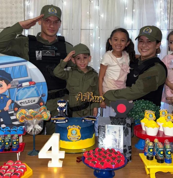 Menino fã da PM e neto de policial falecido ganha surpresa da corporação em Teresina