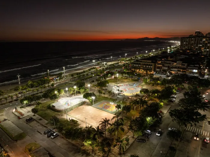 Foram instaladas 57 luminárias LED, com aumento de potência para garantir maior qualidade da iluminação. Foto: Divulgação/RioLuz