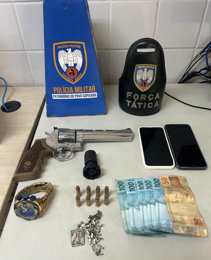 Força Tática detém suspeito e apreende arma de fogo no município de Serra
