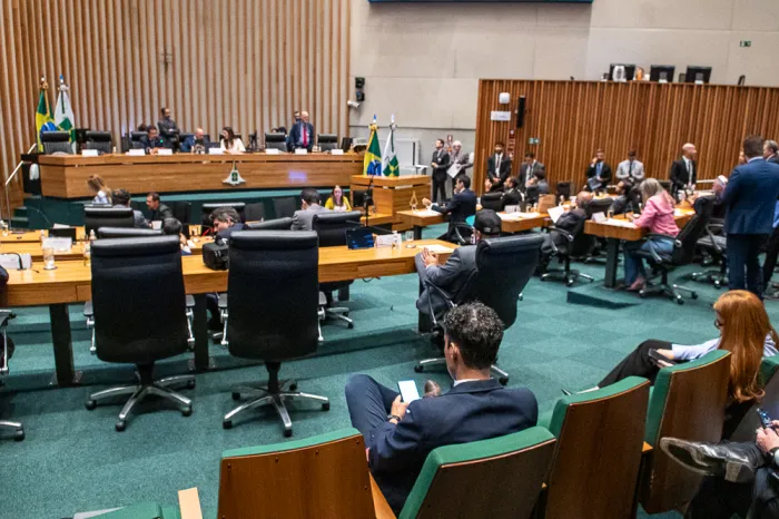 Deputados autorizam GDF a usar recursos do Fundo Garantidor da Previdência dos servidores 