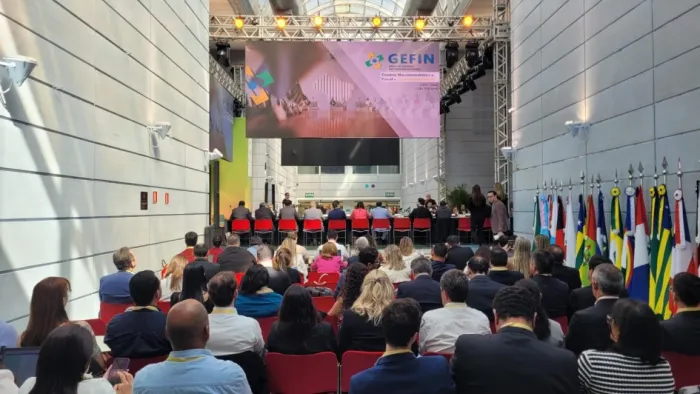 Semana Fazendária 2025 reúne gestores públicos de todo Brasil para debater o futuro das finanças dos Estados, em Porto Alegre