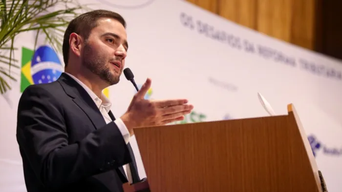 Gabriel Souza defende avanços e destaca impactos da reforma tributária nos municípios gaúchos