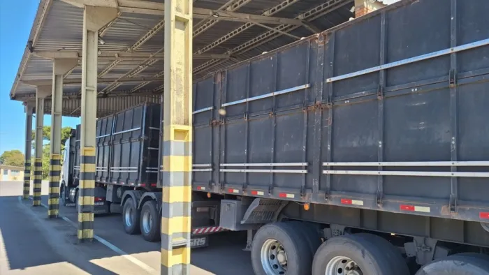 As ações envolveram cargas irregulares de vidros e de granitos -Foto: Divulgação Ascom/Sefaz