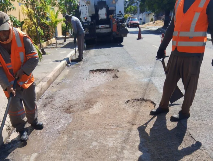 Seinfra realiza Operação Tapa-buraco em 40 bairros de João Pessoa