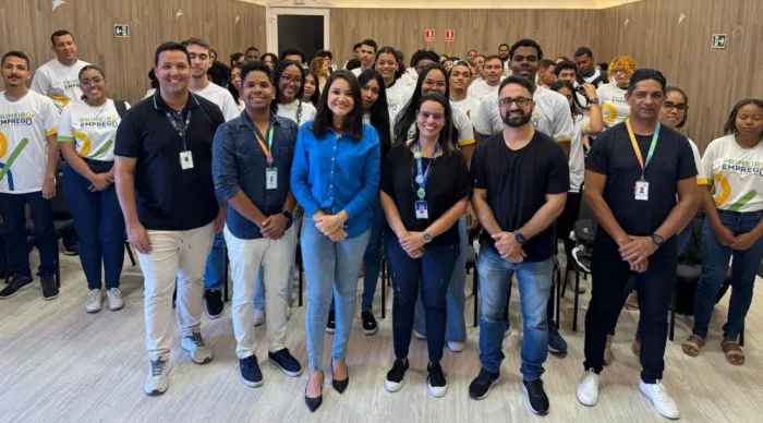 Secretaria de Estado do Trabalho entrega material didático para novas turmas do Programa Primeiro Emprego