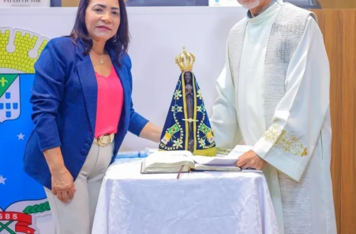 Câmara Municipal de São Luís recebe imagem da Padroeira do Brasil