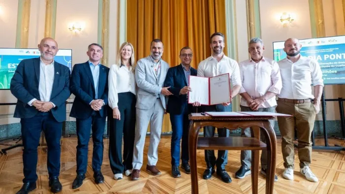 Eduardo Leite assina repasse de R$ 9,9 milhões a Porto Alegre para realocação de famílias e conclusão da nova ponte do Guaíba