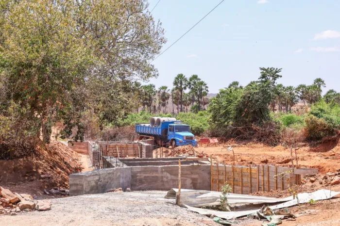 Passagens molhadas em construção pela SAF vão permitir melhor escoamento da produção em Oeiras e Itainópolis