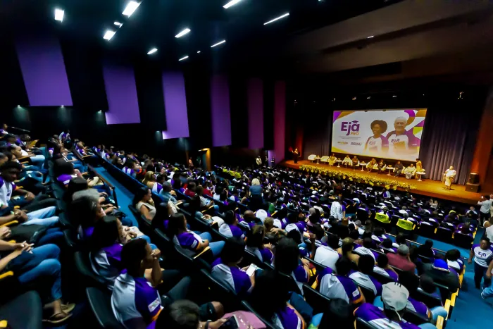 Camaçari inicia formação profissionalizante para alunos da EJA