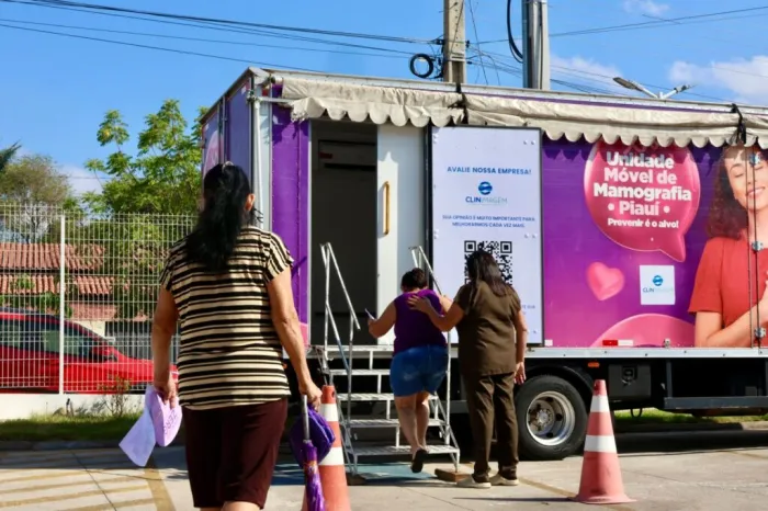 Casa da Mulher Brasileira recebe Carreta da Mamografia e realiza 160 atendimentos no Outubro Rosa
