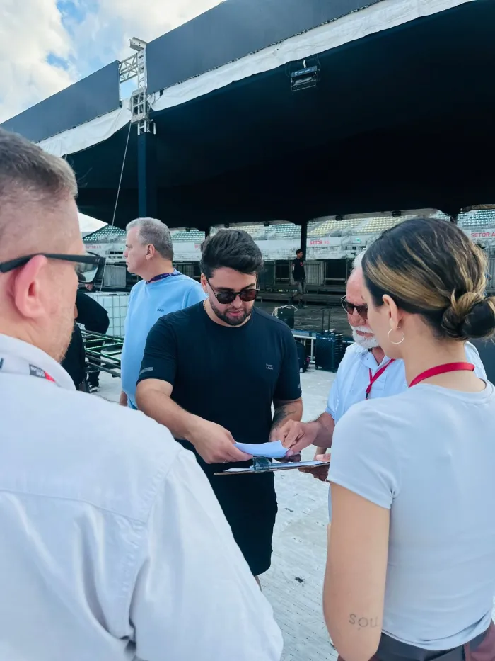 Procon-JP e Vigilância Sanitária fiscalizam bebidas para show neste sábado