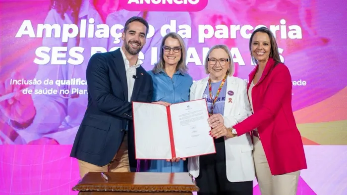 Governador Eduardo Leite anuncia iniciativa para qualificar atendimento a mulheres com câncer de mama