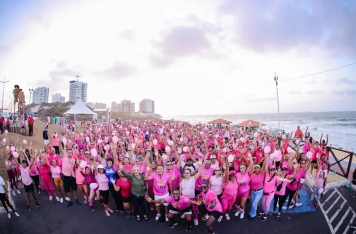 Vereador Raimundo Penha promoveu Aulão Rosa que reuniu cerca de 400 pessoas na Litorânea
