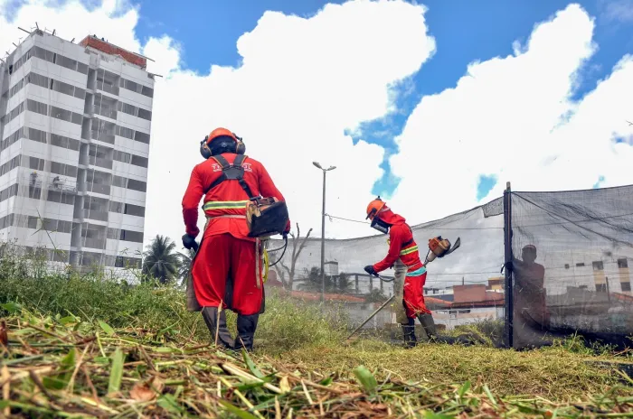Emlur inicia semana com serviços de conservação em 11 bairros