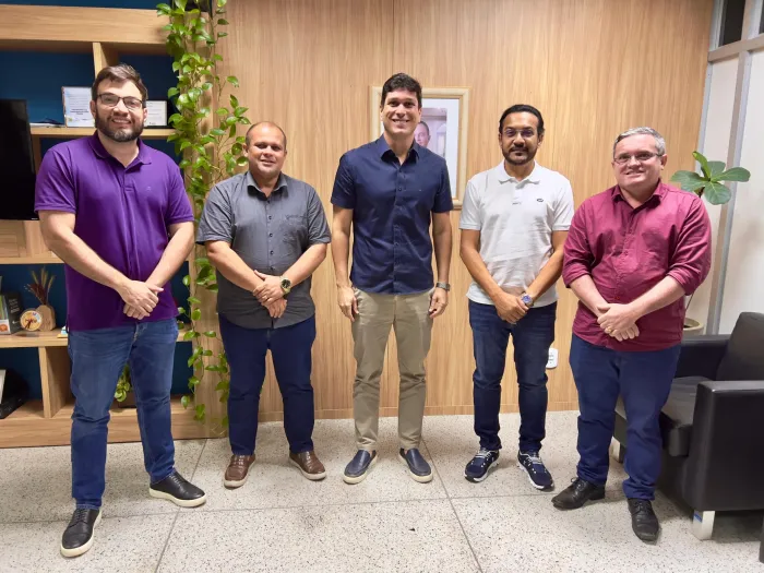 Júnior Cascaria discute ações para fortalecer a saúde de Pedreiras e região