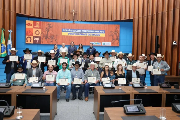 Rodeio: Em noite festiva, plenário da ALEMS se transforma em arena de reconhecimento