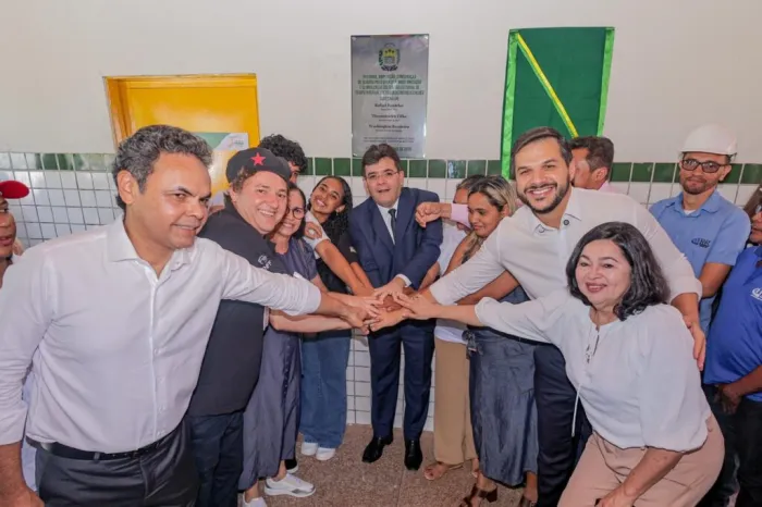 Governador entrega nova estrutura e garante pavimentação de acesso a escola na zona rural de Teresina