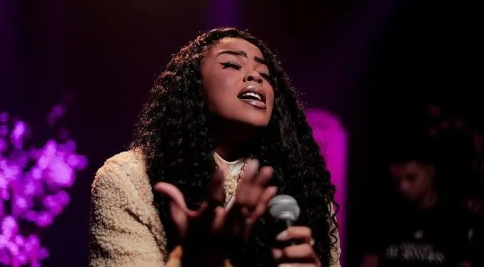 Candeias: Cantora candeense Taisla Hengel é confirmada na Semana Evangélica