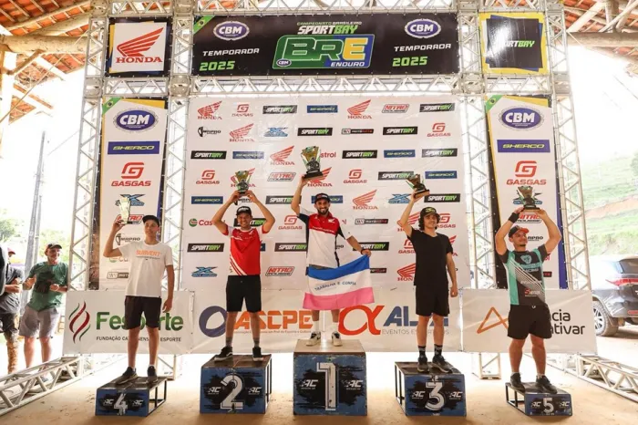 Motociclista capixaba sobe ao pódio no Campeonato Brasileiro de Enduro