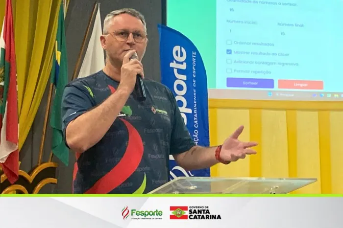 Em Brusque, gerente de esporte de rendimento da Fesporte coordena congresso técnico da Olimpíada Estudantil Catarinense (Olesc)